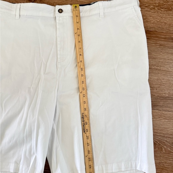 Nautica White Flat Front Shorts plus size 52W - Picture 3 of 7